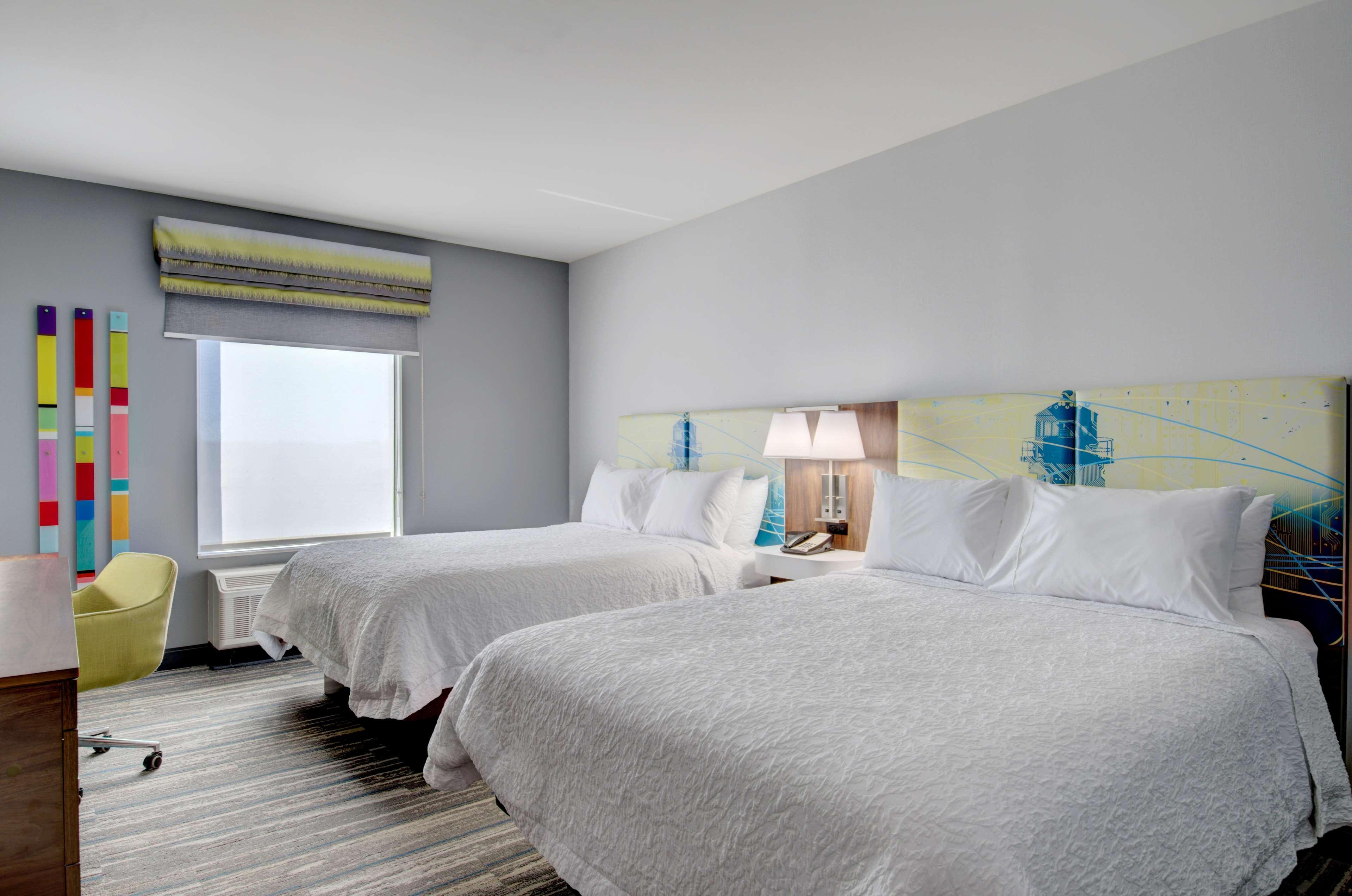 Hampton Inn & Suites Portland West Экстерьер фото