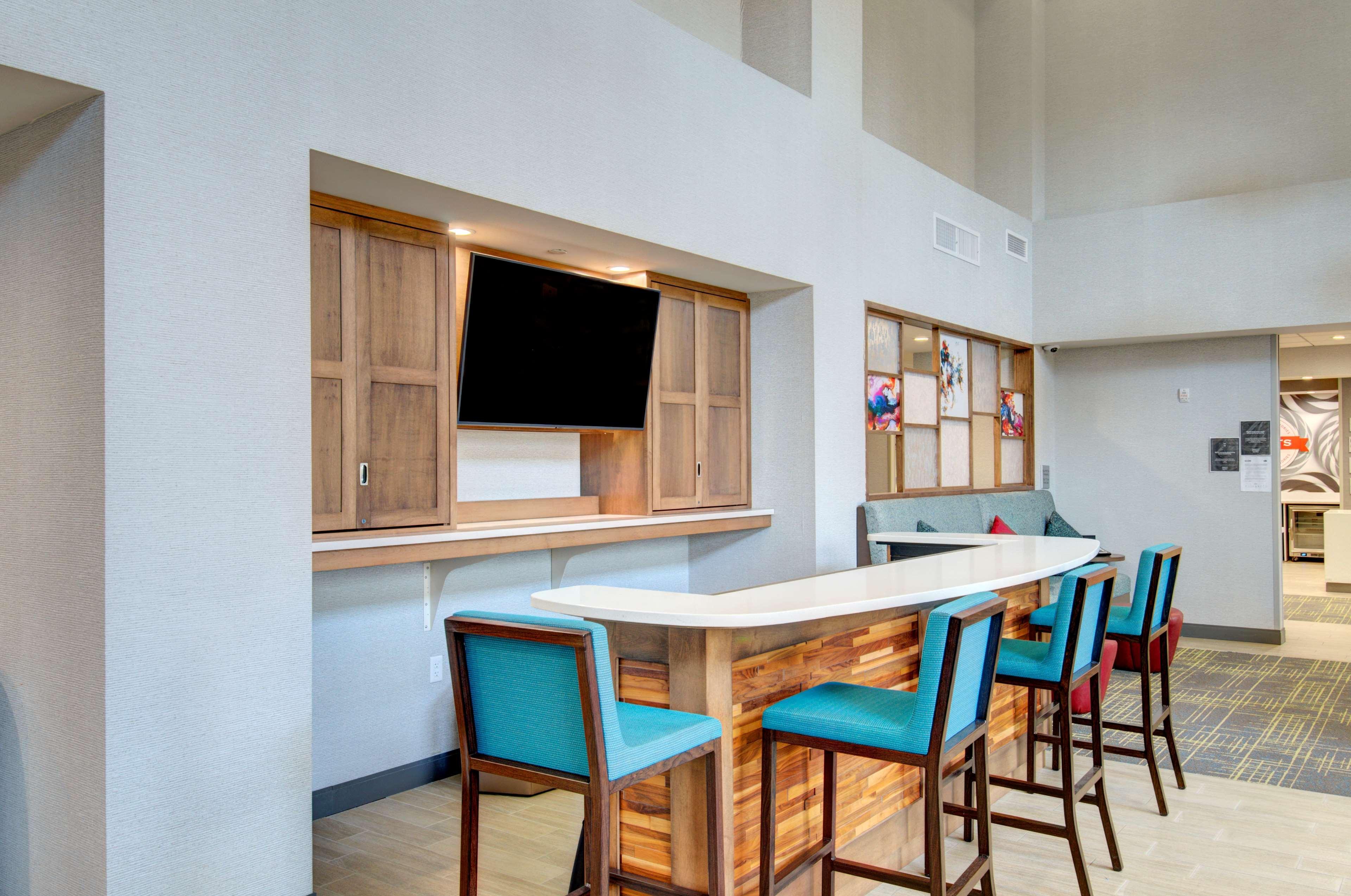 Hampton Inn & Suites Portland West Экстерьер фото